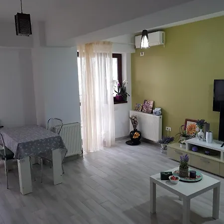 Flory's Apartment Mamaia